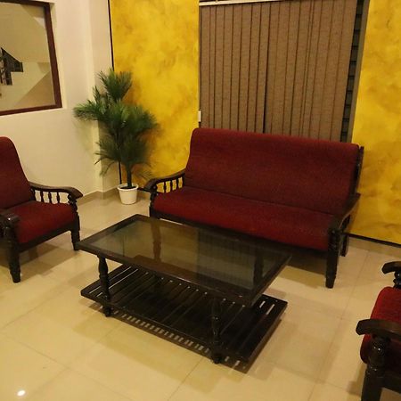 Shanthi Residency Pathanāmthitta Esterno foto