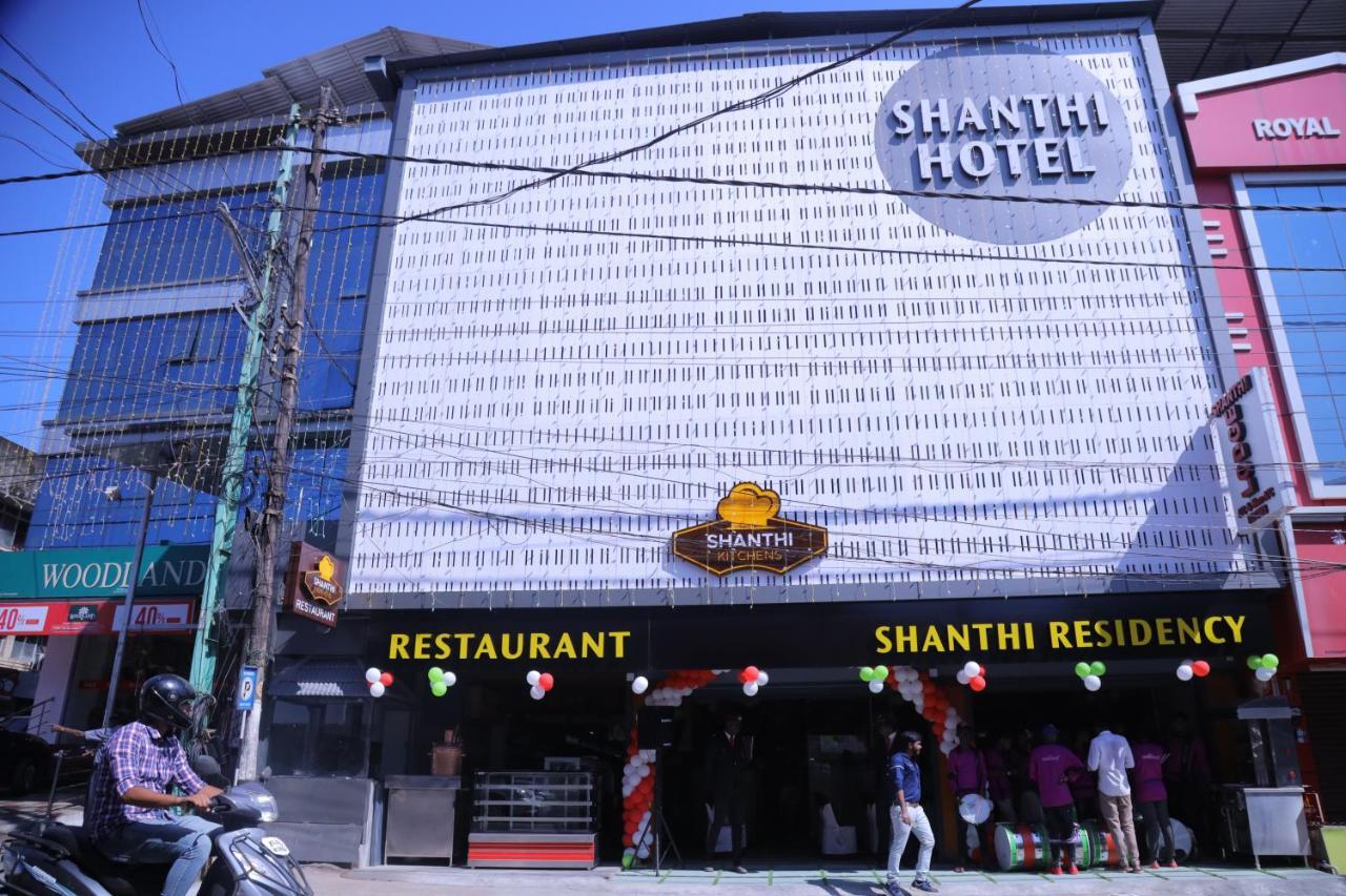 Shanthi Residency Pathanāmthitta Esterno foto