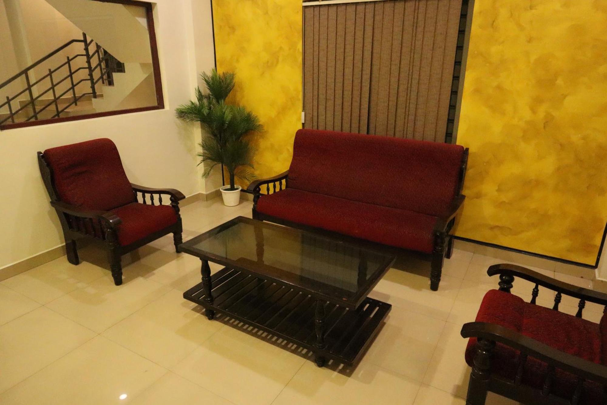 Shanthi Residency Pathanāmthitta Esterno foto